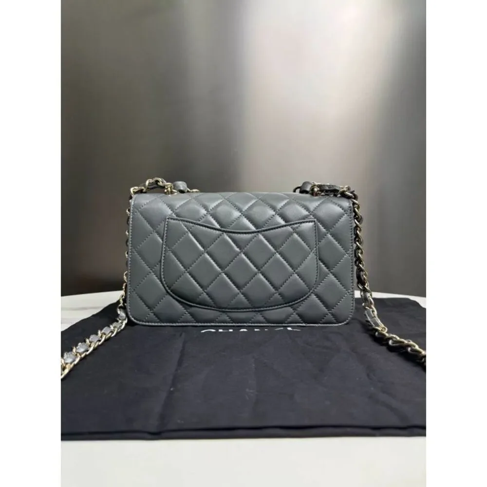 CHANEL brand color